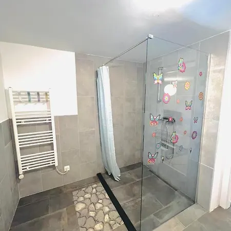 Blue Sun Apartment *